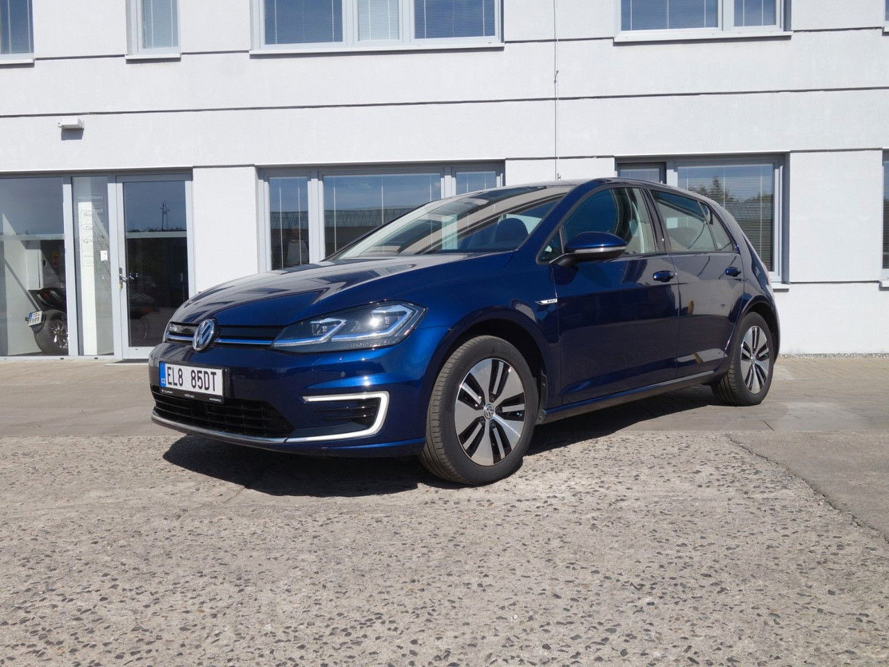 Volkswagen e-Golf VII, 100kW, LED, SHZ, ALU - Osobní auto: obrázek 1 Volkswagen e-Golf VII, 100kW, LED, SHZ, ALU - Osobní auto: obrázek 1