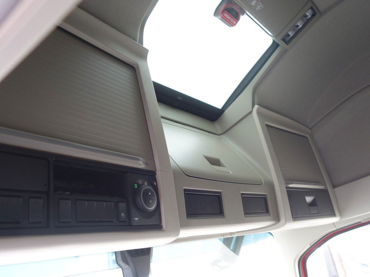 Podvozek s kabinou Volvo FH 13 XL 460 TC Neue fur Kassbohrer,Rolfo, Rimo: obrázek 9