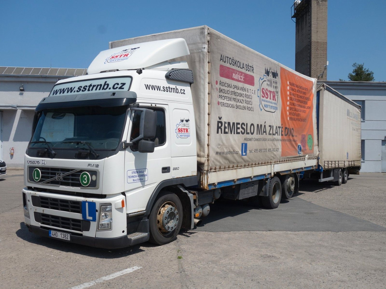 Volvo FM 380 6x2 + Panav Anhänger - Plachtový nákladní auto: obrázek 1 Volvo FM 380 6x2 + Panav Anhänger - Plachtový nákladní auto: obrázek 1