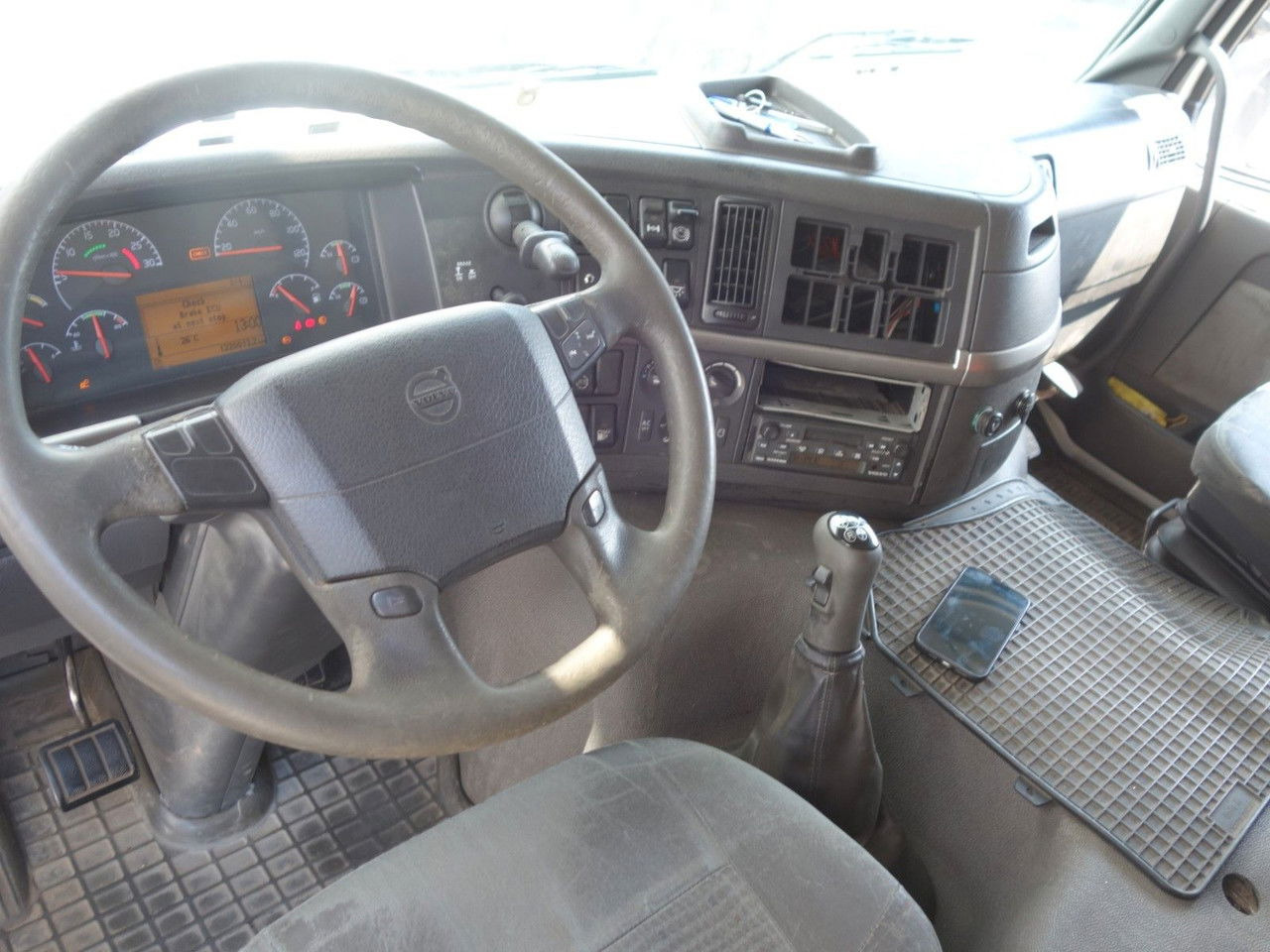 Volvo FM 380 6x2 + Panav Anhänger leasing Volvo FM 380 6x2 + Panav Anhänger: obrázek 18 Volvo FM 380 6x2 + Panav Anhänger leasing Volvo FM 380 6x2 + Panav Anhänger: obrázek 18