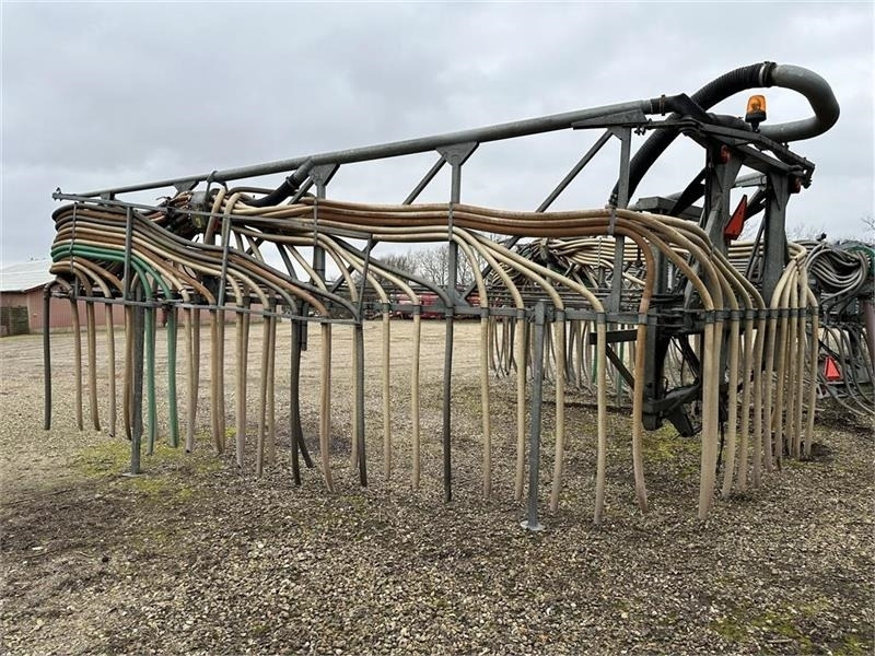 AP 24mtr slæbeslangebom m/2 fordeler - Fekální cisterna: obrázek 1 AP 24mtr slæbeslangebom m/2 fordeler - Fekální cisterna: obrázek 1