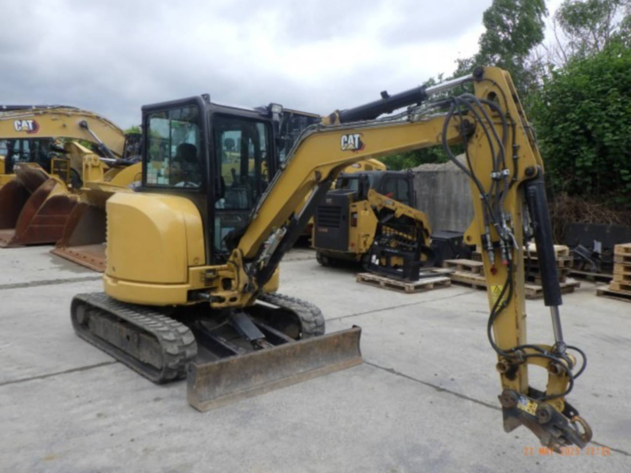 CAT 303.5E2CR - Pásové rýpadlo: obrázek 2 CAT 303.5E2CR - Pásové rýpadlo: obrázek 2