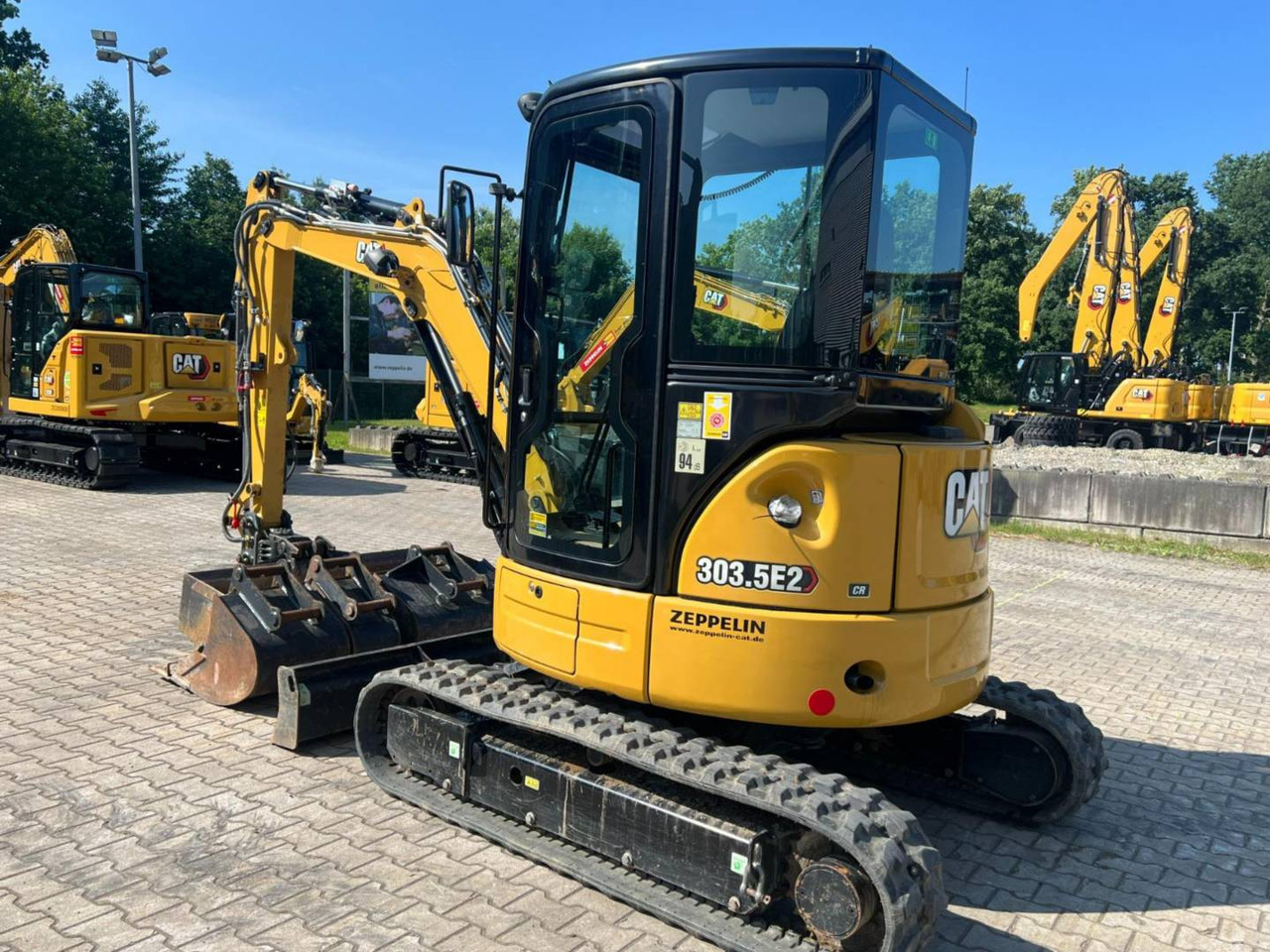 CAT 303.5E2CR - Pásové rýpadlo: obrázek 4 CAT 303.5E2CR - Pásové rýpadlo: obrázek 4