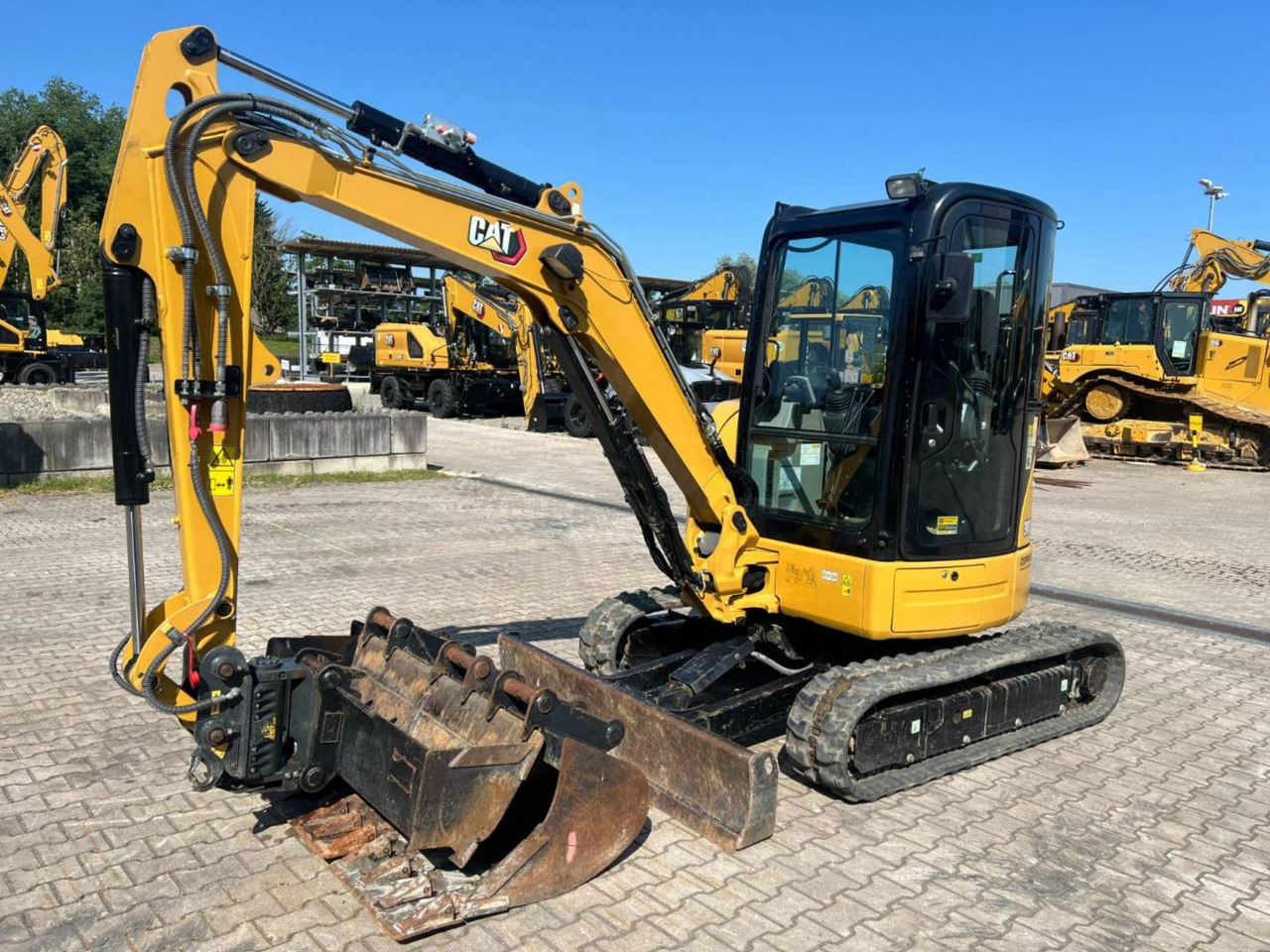 CAT 303.5E2CR - Pásové rýpadlo: obrázek 1 CAT 303.5E2CR - Pásové rýpadlo: obrázek 1