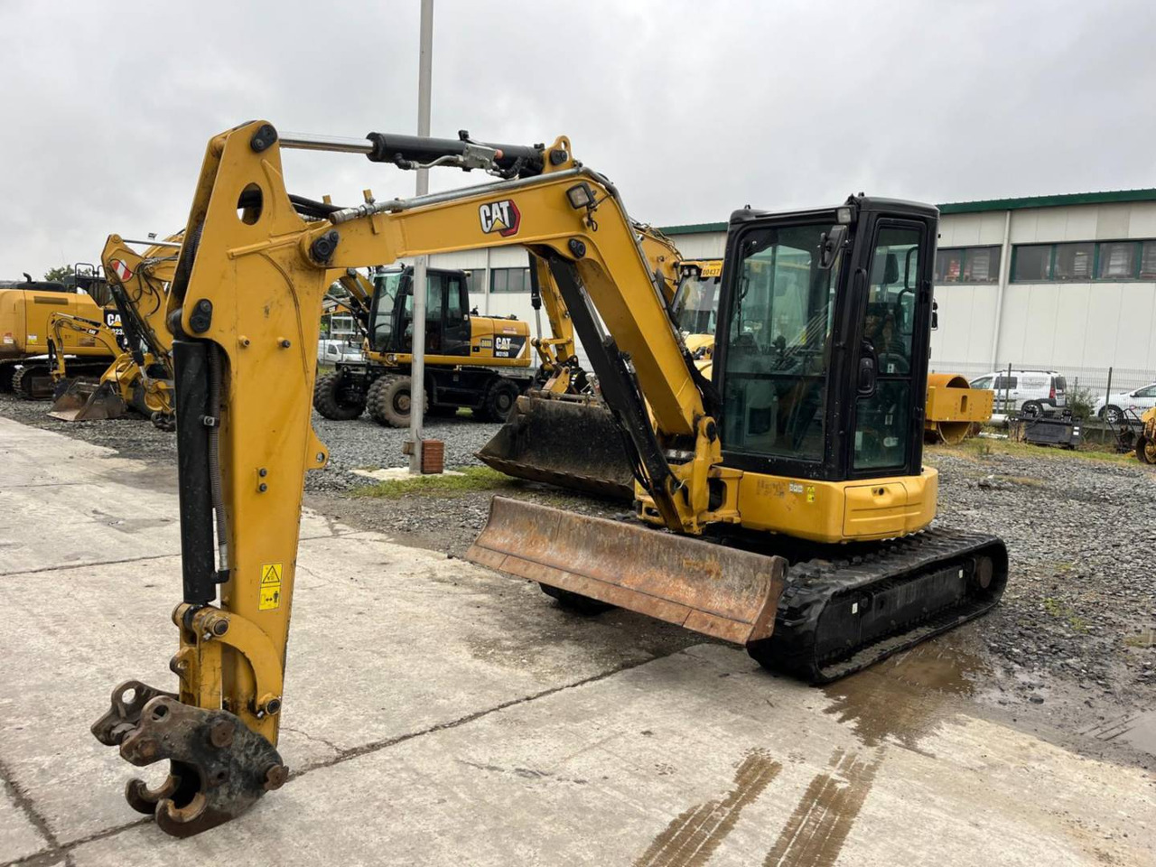 CAT 305E2CR - Pásové rýpadlo: obrázek 1 CAT 305E2CR - Pásové rýpadlo: obrázek 1