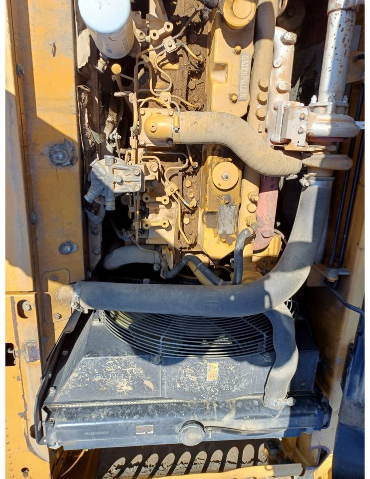 Pásové rýpadlo CAT 318C: obrázek 20