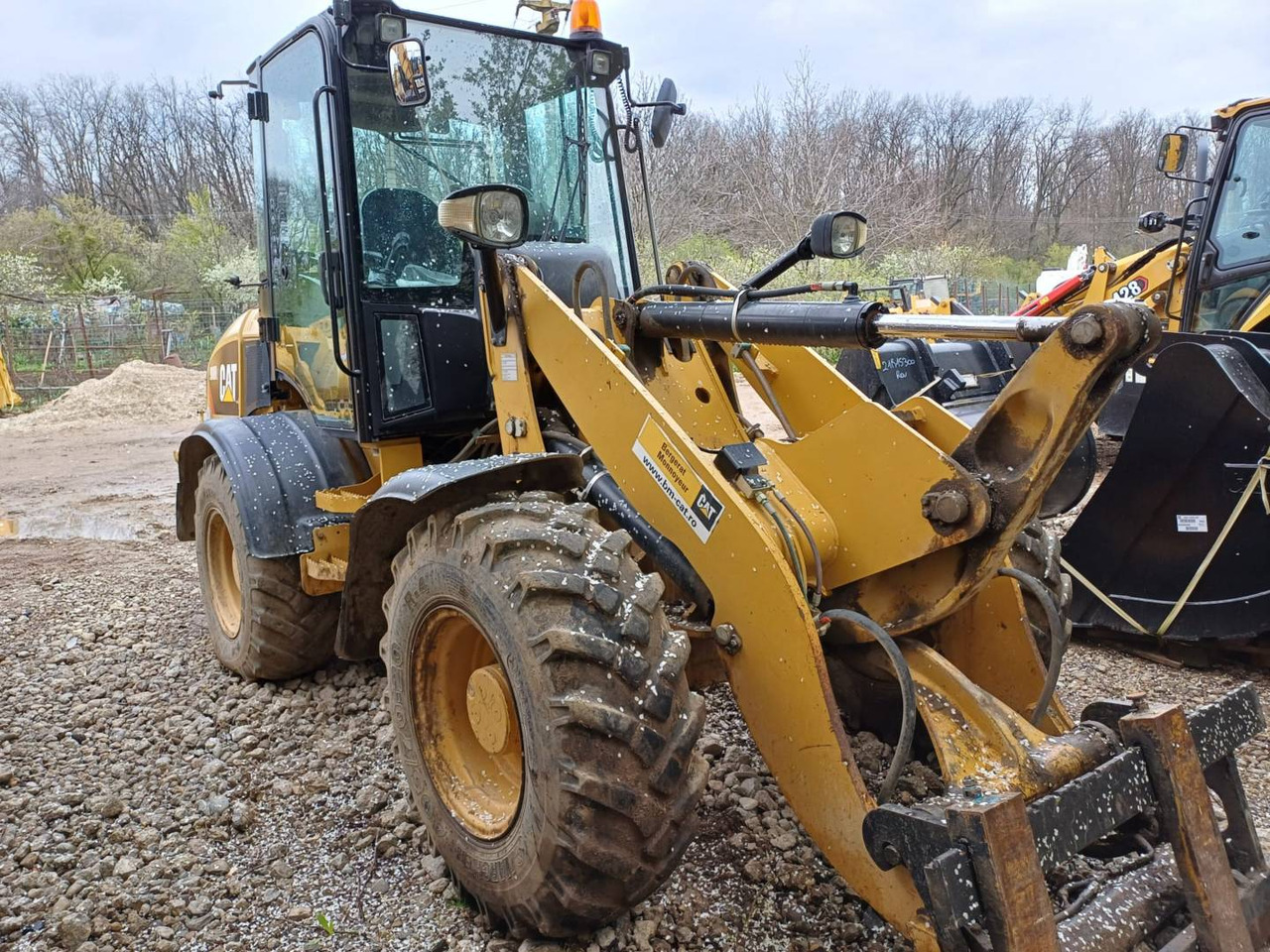 CAT 908H2 - Kolový nakladač: obrázek 2 CAT 908H2 - Kolový nakladač: obrázek 2