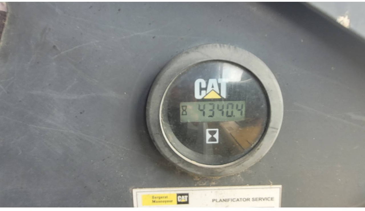 CAT AP-655D - Finišér: obrázek 5 CAT AP-655D - Finišér: obrázek 5