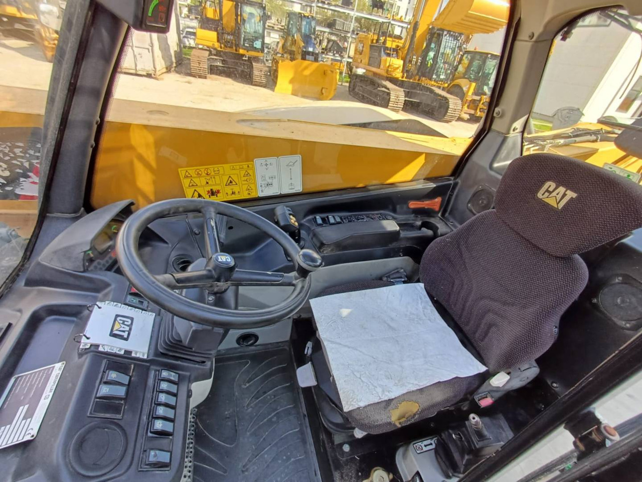 Teleskopický manipulátor CAT TH407C: obrázek 11