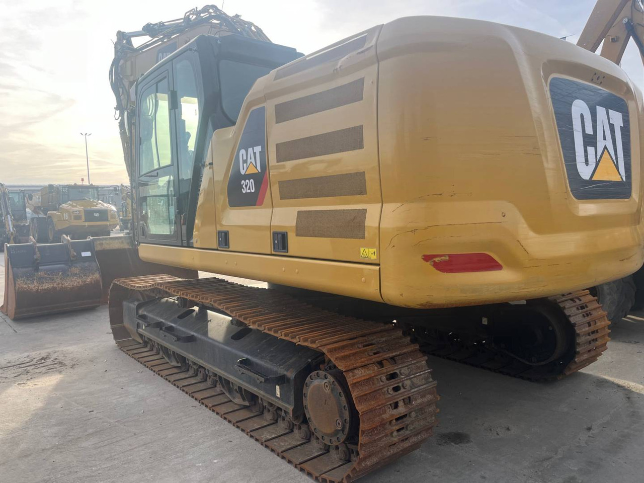 CAT 320 - Pásové rýpadlo: obrázek 4 CAT 320 - Pásové rýpadlo: obrázek 4