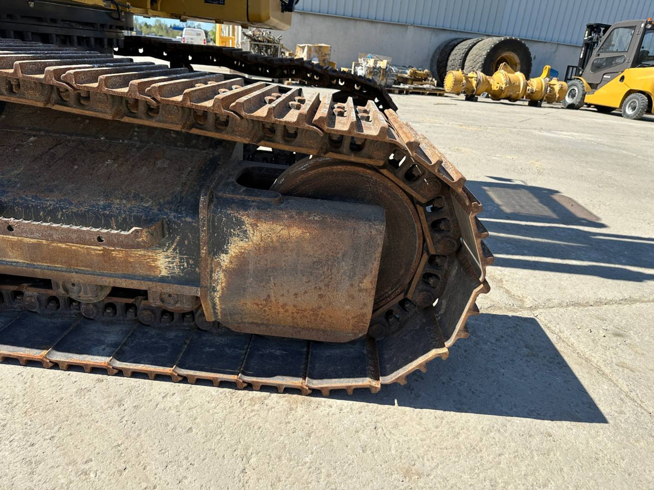 Pásové rýpadlo CAT 323: obrázek 30