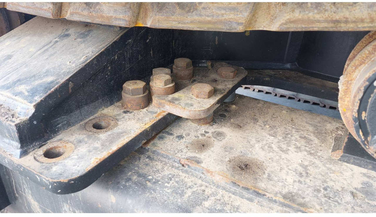 Pásové rýpadlo CAT 352: obrázek 28