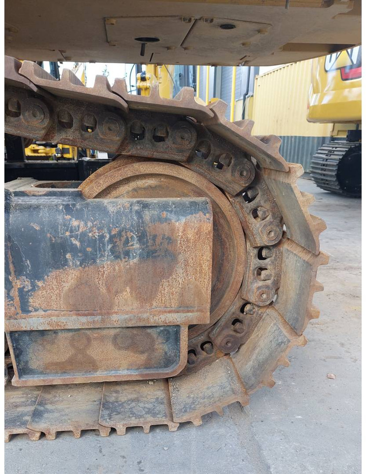 Pásové rýpadlo CAT 352: obrázek 14