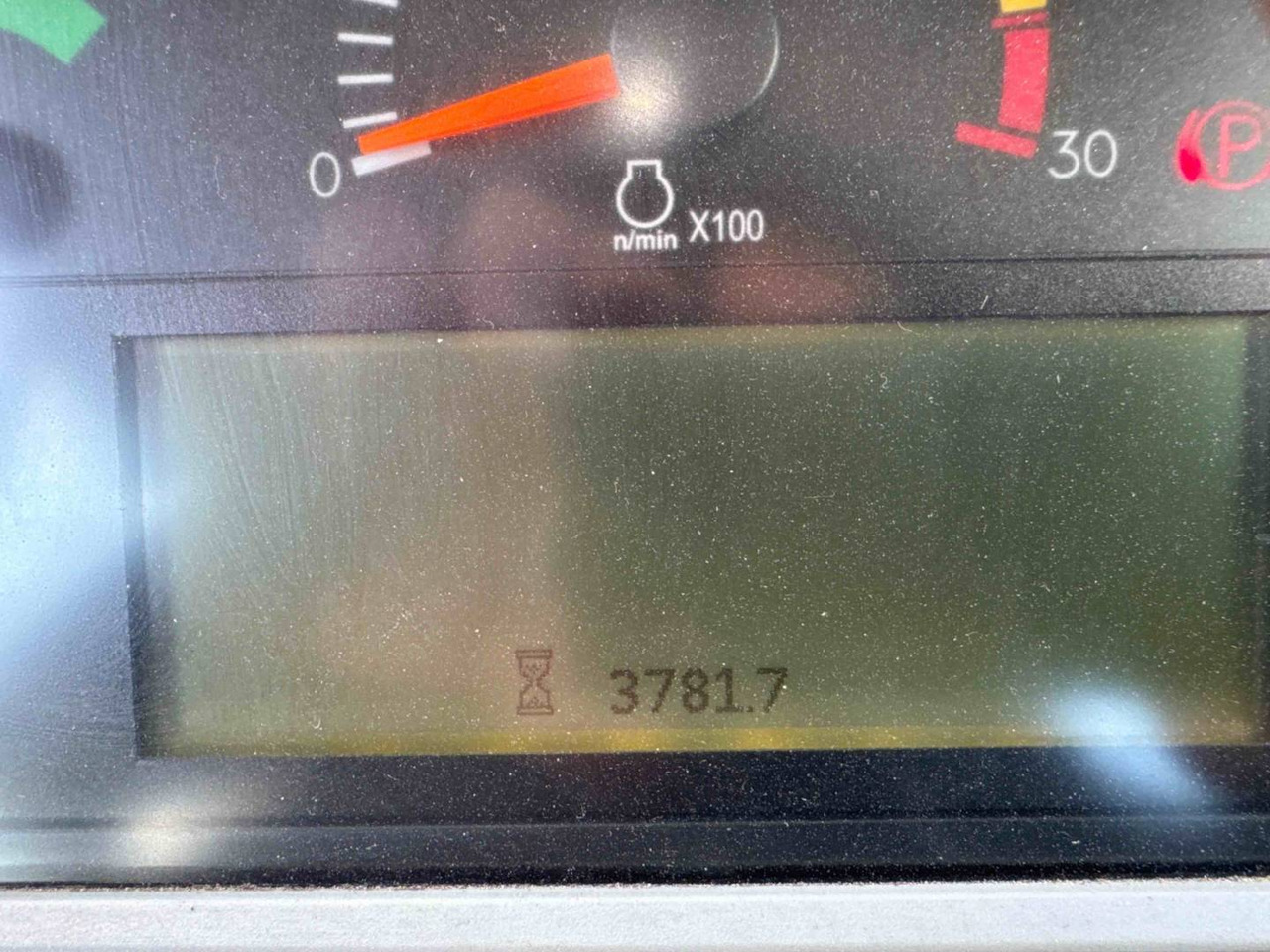 Kloubový sklápěč CAT 730: obrázek 6 Kloubový sklápěč CAT 730: obrázek 6