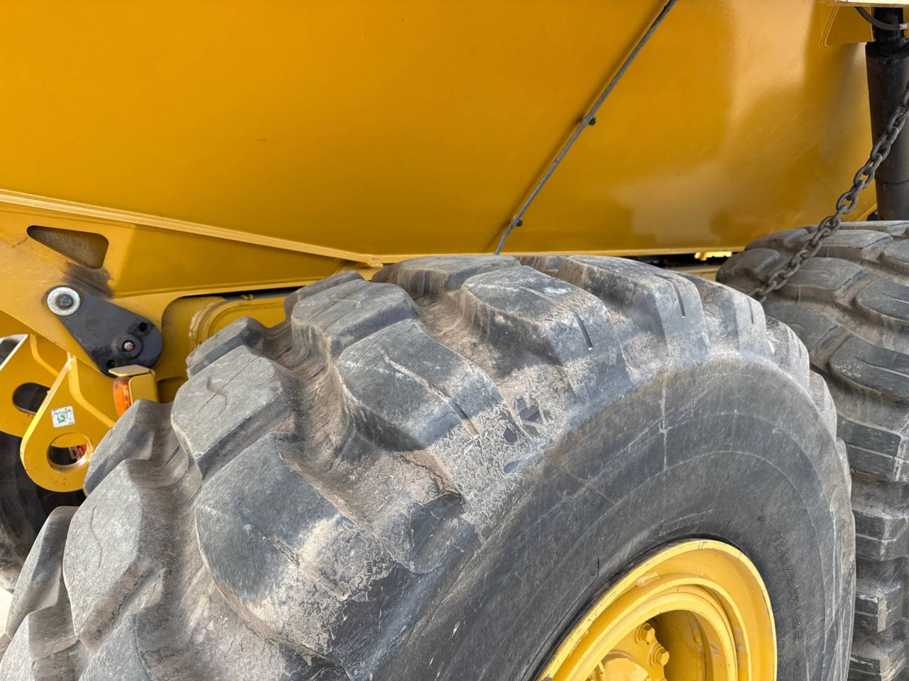 Kloubový sklápěč CAT 730: obrázek 21 Kloubový sklápěč CAT 730: obrázek 21