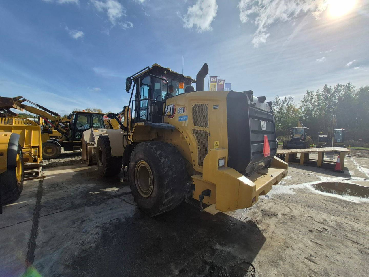 CAT 950 - Kolový nakladač: obrázek 4 CAT 950 - Kolový nakladač: obrázek 4