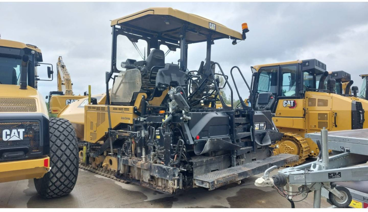 CAT AP655F - Finišér: obrázek 3 CAT AP655F - Finišér: obrázek 3