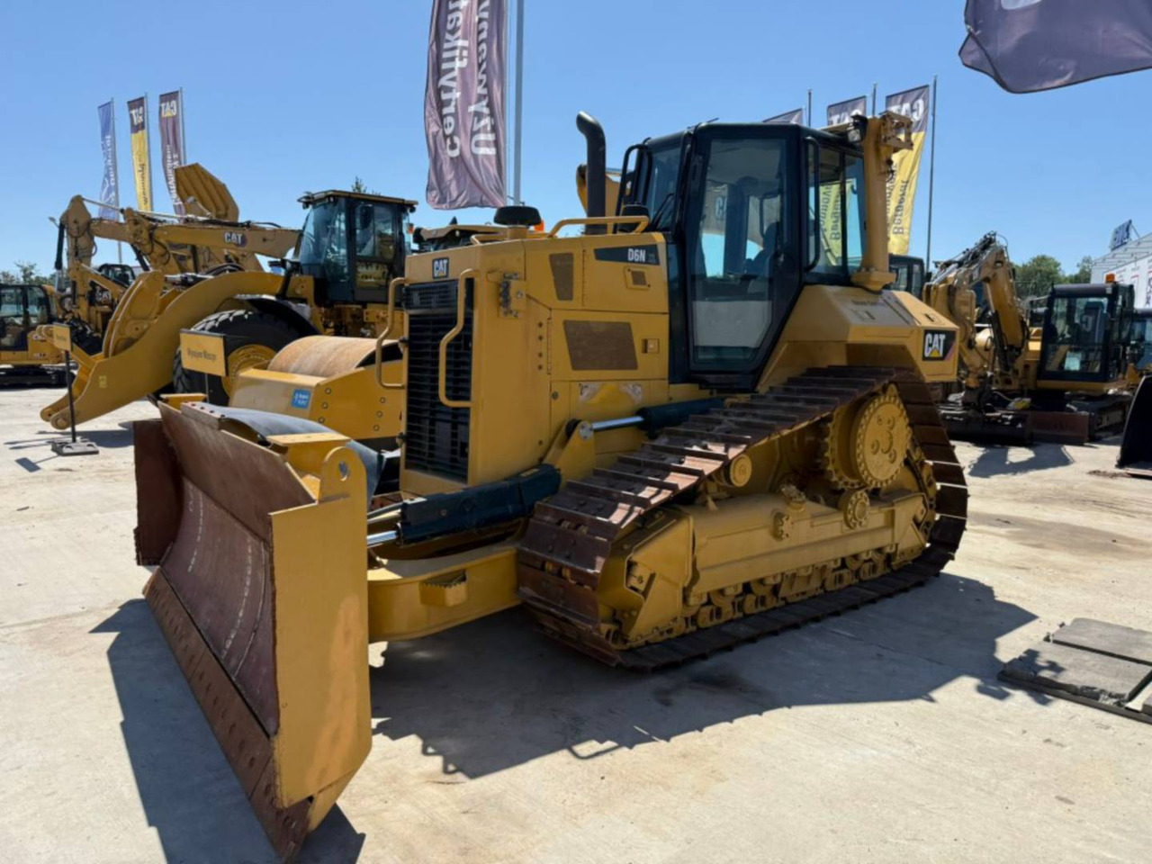 CAT D6NXL - Buldozer: obrázek 1 CAT D6NXL - Buldozer: obrázek 1