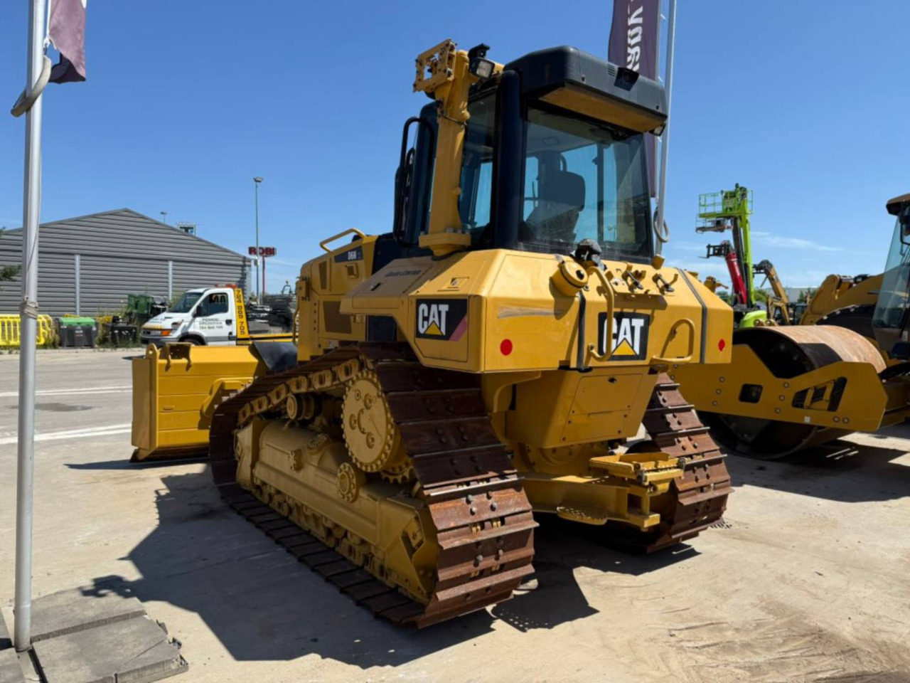 CAT D6NXL - Buldozer: obrázek 4 CAT D6NXL - Buldozer: obrázek 4