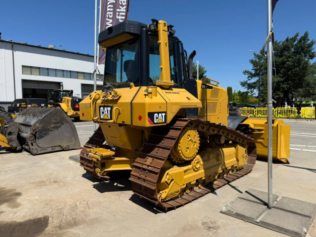 CAT D6NXL - Buldozer: obrázek 3 CAT D6NXL - Buldozer: obrázek 3