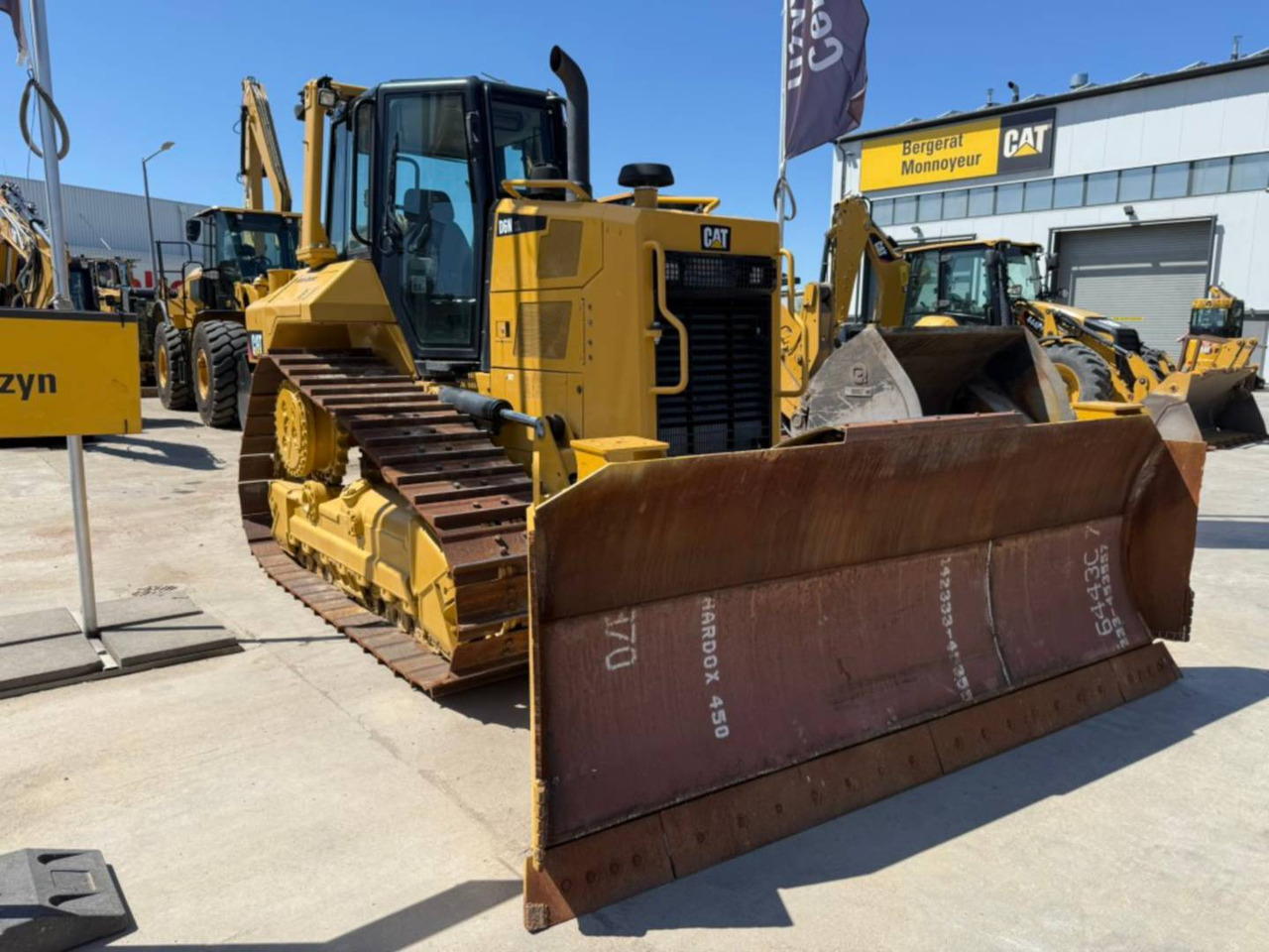 CAT D6NXL - Buldozer: obrázek 2 CAT D6NXL - Buldozer: obrázek 2