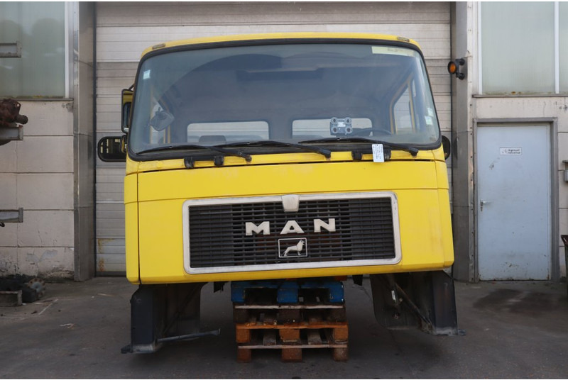 MAN F90L10 M90 - Kabina a interiér pro Nákladní auto: obrázek 1 MAN F90L10 M90 - Kabina a interiér pro Nákladní auto: obrázek 1