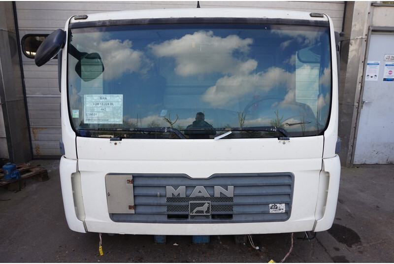MAN F99L10 TGM 6 CYL 81.60000-7786 - Kabina a interiér pro Nákladní auto: obrázek 1 MAN F99L10 TGM 6 CYL 81.60000-7786 - Kabina a interiér pro Nákladní auto: obrázek 1