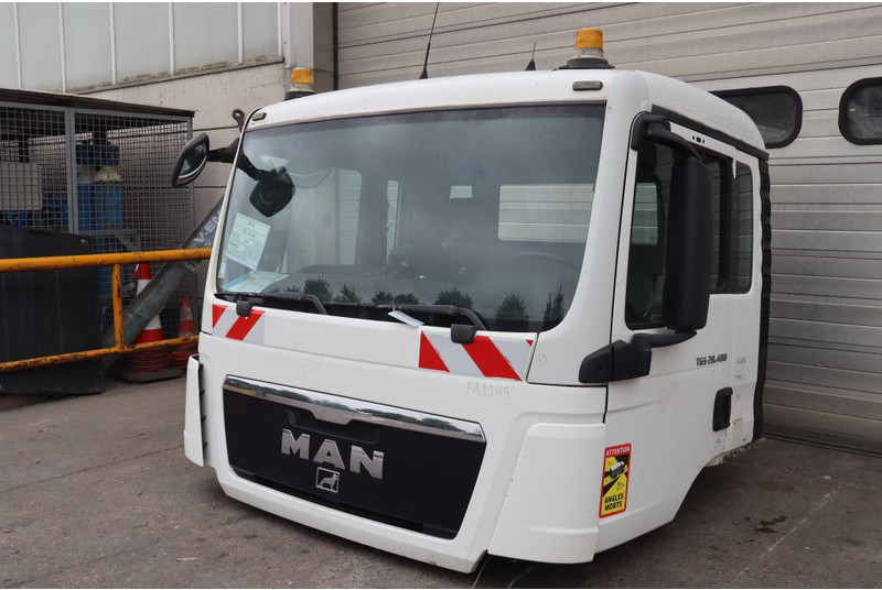 MAN F99L17 TGS - Kabina a interiér pro Nákladní auto: obrázek 2 MAN F99L17 TGS - Kabina a interiér pro Nákladní auto: obrázek 2