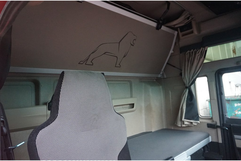 Kabina a interiér pro Nákladní auto MAN F99L41 TGX XXL EURO6 81.60000-7925: obrázek 8