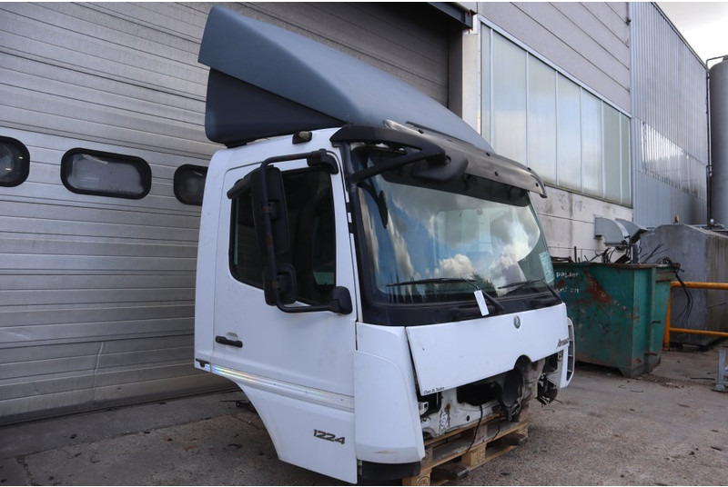 Mercedes-Benz ATEGO MP4 6CYL 96782010036334 - Kabina a interiér pro Nákladní auto: obrázek 3 Mercedes-Benz ATEGO MP4 6CYL 96782010036334 - Kabina a interiér pro Nákladní auto: obrázek 3