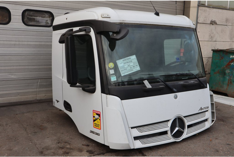 Mercedes-Benz M-CLASSIC 2.3 320MM - Kabina a interiér pro Nákladní auto: obrázek 3 Mercedes-Benz M-CLASSIC 2.3 320MM - Kabina a interiér pro Nákladní auto: obrázek 3