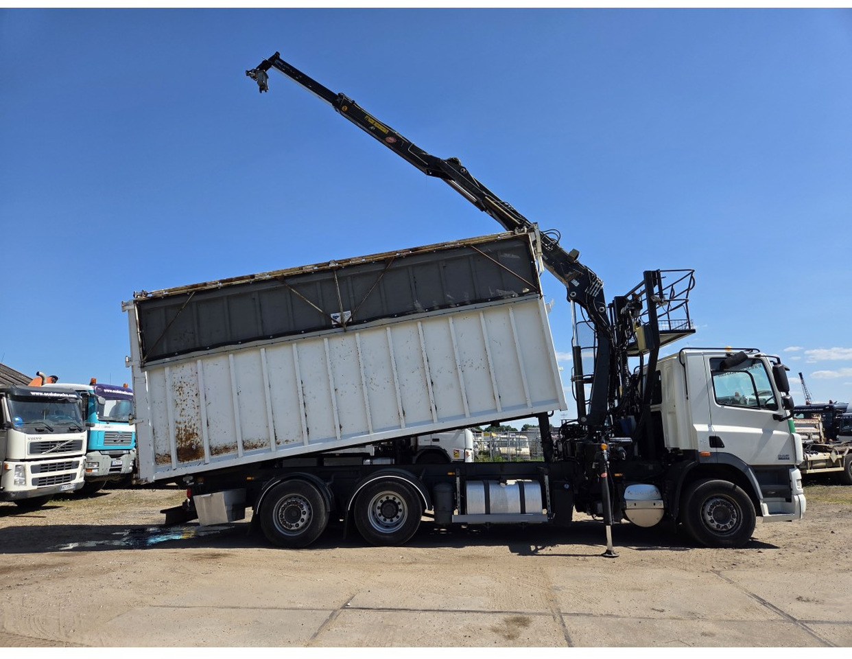 DAF CF85.410 6x2 steering axle lenk Tipper Crane HIAB J1320Z - Sklápěč, Auto s hydraulickou rukou: obrázek 4 DAF CF85.410 6x2 steering axle lenk Tipper Crane HIAB J1320Z - Sklápěč, Auto s hydraulickou rukou: obrázek 4