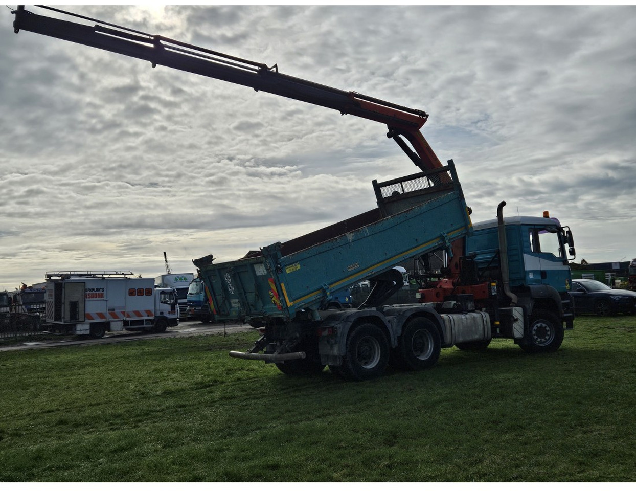 MAN TGA 33.360 TIPPER 3 SIDE CRANE PALFINGER 16502 *REMOTE CONTROL - Sklápěč: obrázek 2 MAN TGA 33.360 TIPPER 3 SIDE CRANE PALFINGER 16502 *REMOTE CONTROL - Sklápěč: obrázek 2