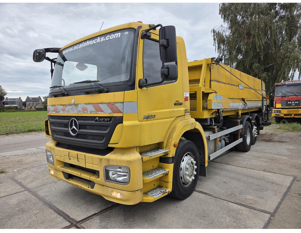 MERCEDES AXOR 2533 6X2 CHASSIS LOW MILEAGE - Podvozek s kabinou, Vozidlo pro zimní údržbu: obrázek 1 MERCEDES AXOR 2533 6X2 CHASSIS LOW MILEAGE - Podvozek s kabinou, Vozidlo pro zimní údržbu: obrázek 1