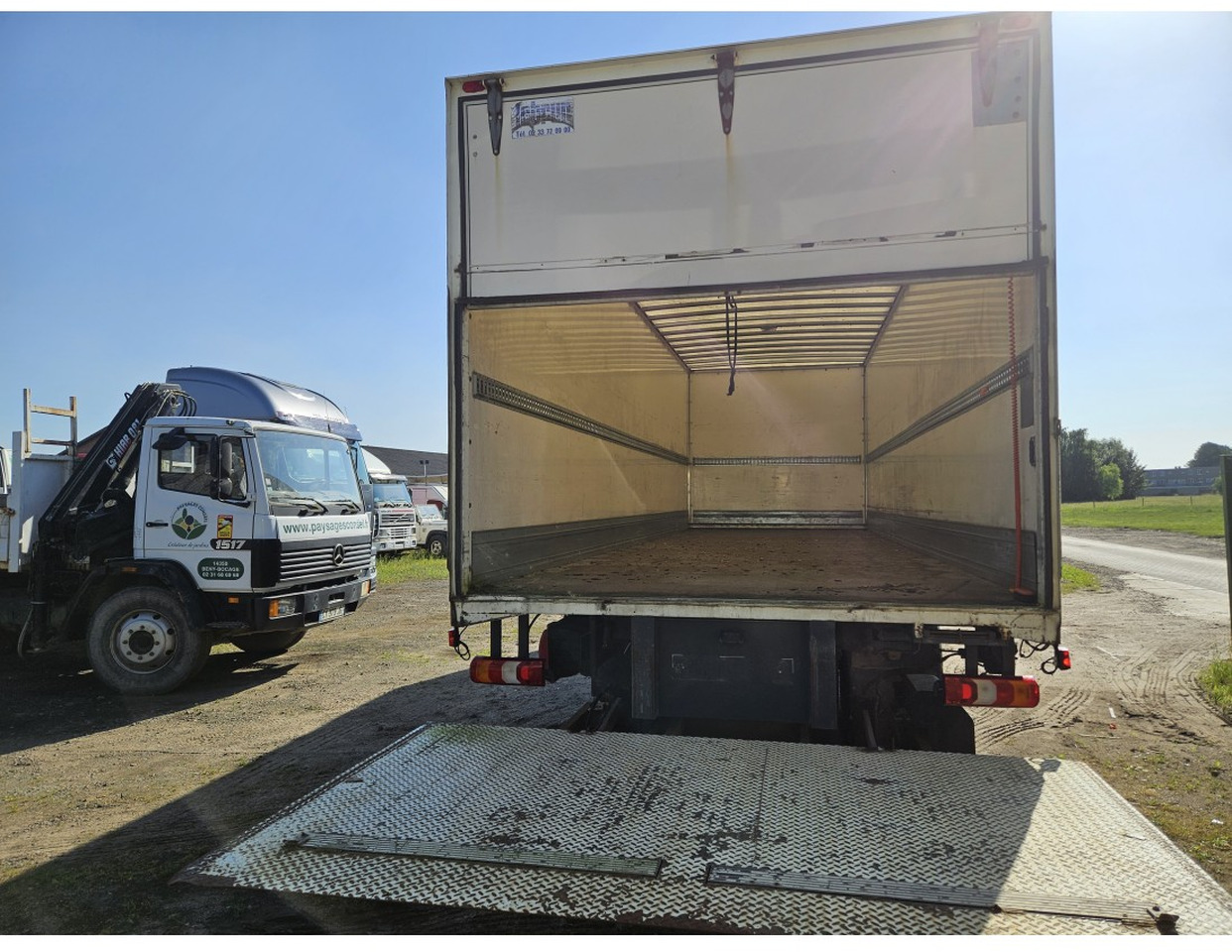 Skříňový nákladní auto Mercedes-Benz Atego 1624 Euro 6 Closed Box Loading lift very clean: obrázek 9