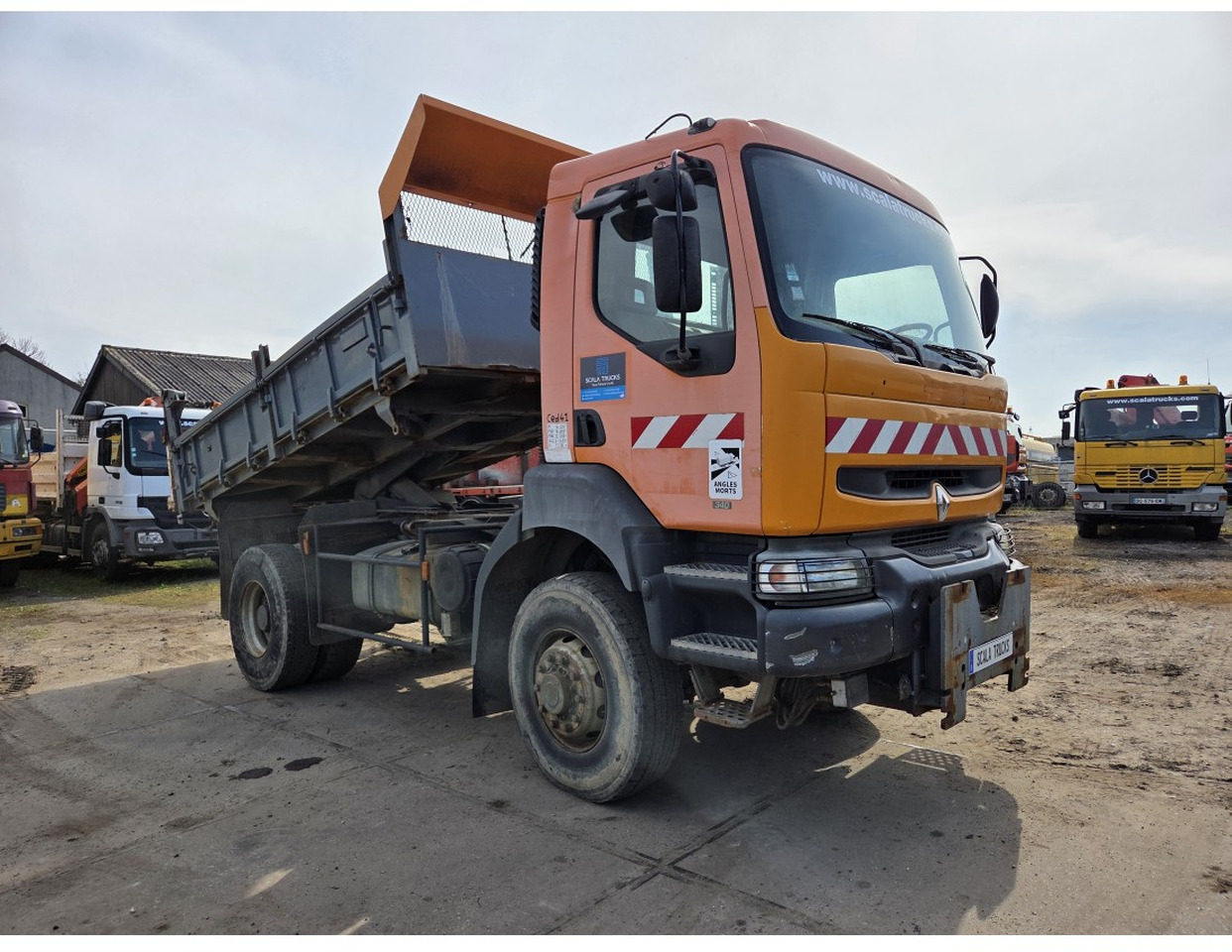 Renault Kerax 340 4x4 Tipper Manual Gearbox Mechanical pump Pompe Mecanique - Sklápěč: obrázek 4 Renault Kerax 340 4x4 Tipper Manual Gearbox Mechanical pump Pompe Mecanique - Sklápěč: obrázek 4