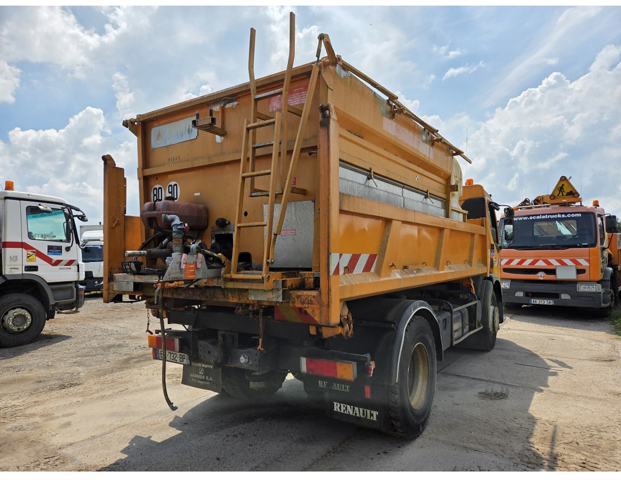 Renault Premium 300 4x2 Tipper Gritter Manual Gearbox Mechanical pump Pomp - Sklápěč: obrázek 2 Renault Premium 300 4x2 Tipper Gritter Manual Gearbox Mechanical pump Pomp - Sklápěč: obrázek 2