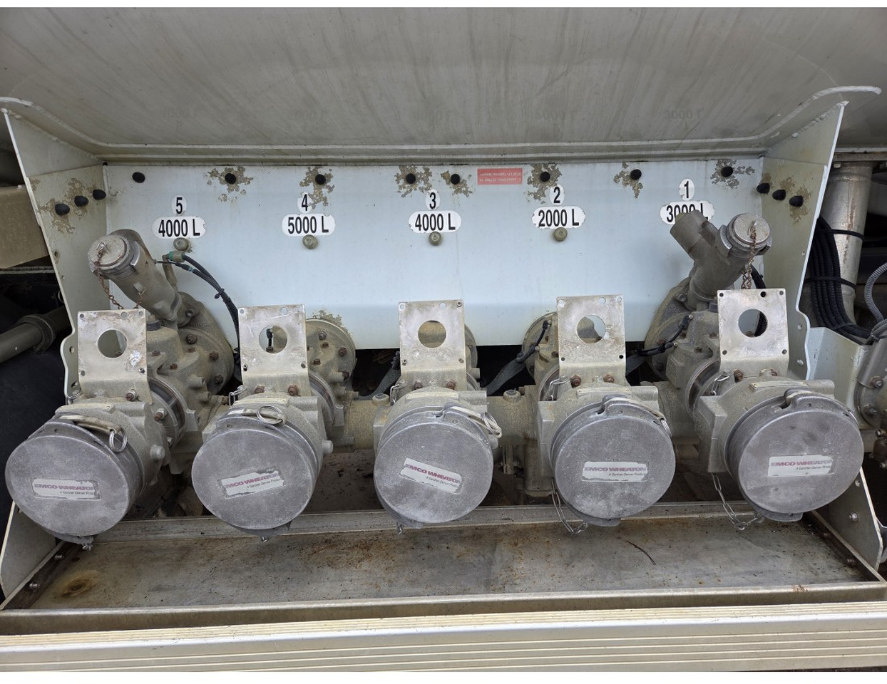 Cisternové vozidlo Renault Premium 340 6x2 Fuel Tank 18.540 L 3 compart Steering Axle Retarder Manual gearbox: obrázek 7