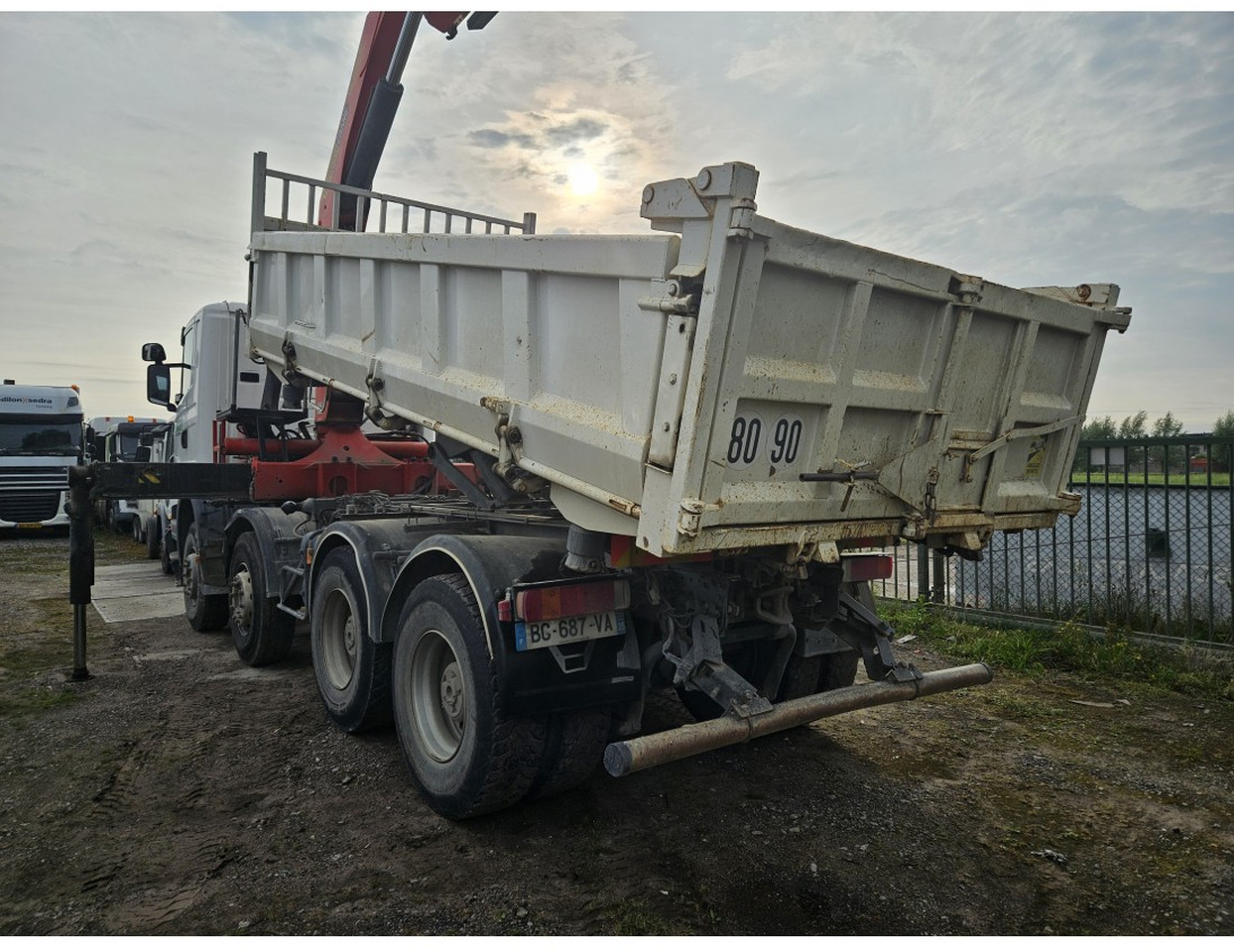 Scania R420 8x4 Tipper Crane Palfinger 23500 - Sklápěč, Auto s hydraulickou rukou: obrázek 4 Scania R420 8x4 Tipper Crane Palfinger 23500 - Sklápěč, Auto s hydraulickou rukou: obrázek 4