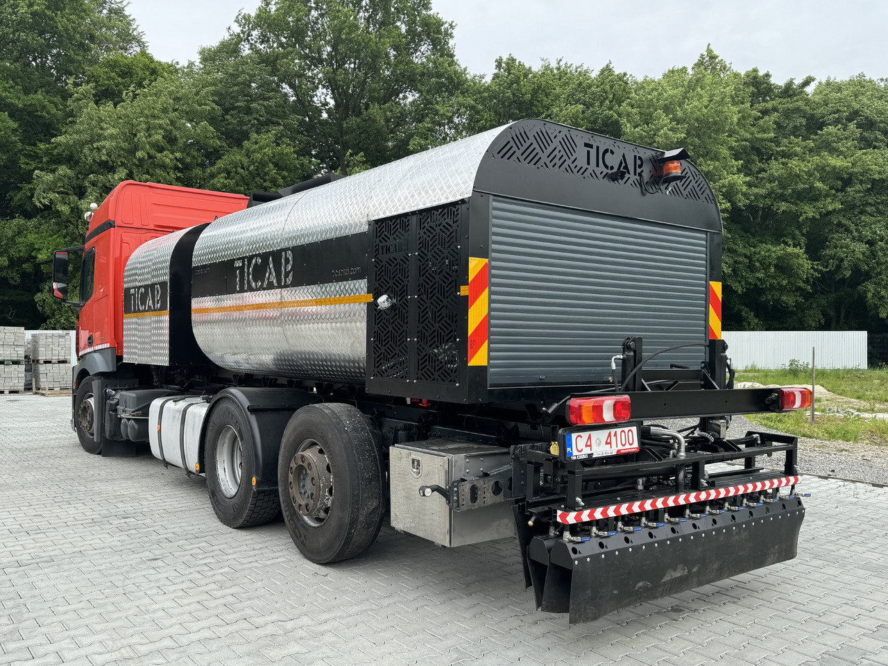 TICAB Asphalt Distributor, 8000 L, Аutonomous Asphalt Sprayer, Manufacturer - Autočerpadlo: obrázek 1 TICAB Asphalt Distributor, 8000 L, Аutonomous Asphalt Sprayer, Manufacturer - Autočerpadlo: obrázek 1