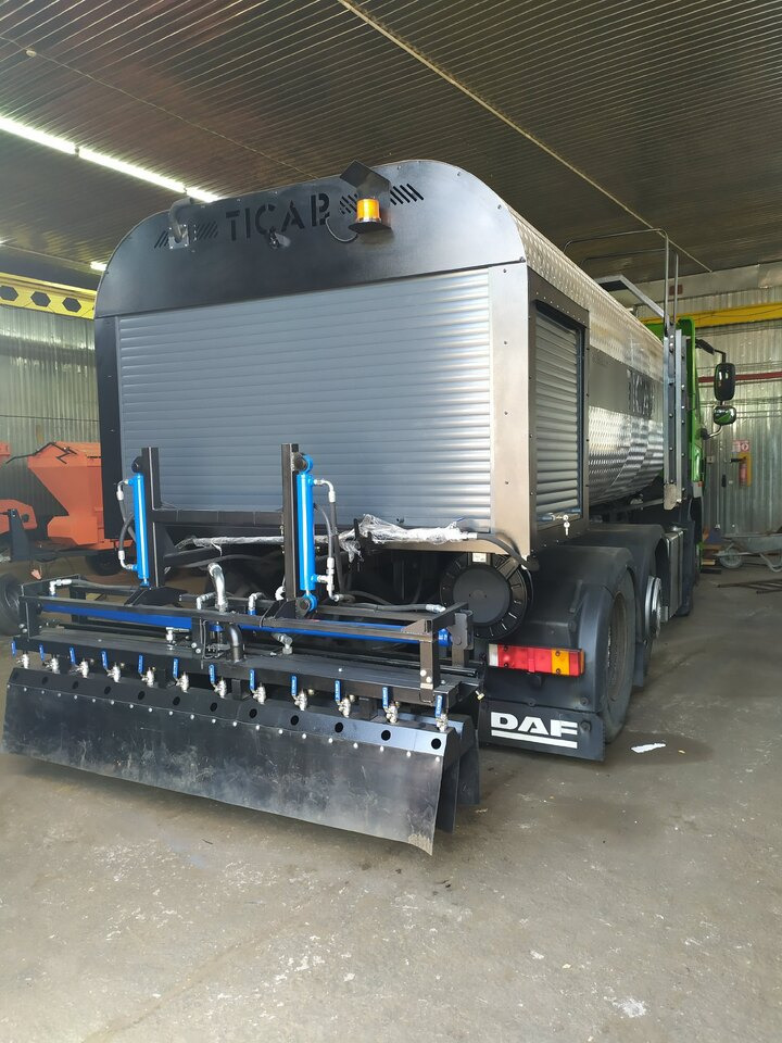 TICAB Аutonomous Asphalt Sprayer 8000 L, Asphalt Distributor, Manufacturer - Autočerpadlo: obrázek 5 TICAB Аutonomous Asphalt Sprayer 8000 L, Asphalt Distributor, Manufacturer - Autočerpadlo: obrázek 5
