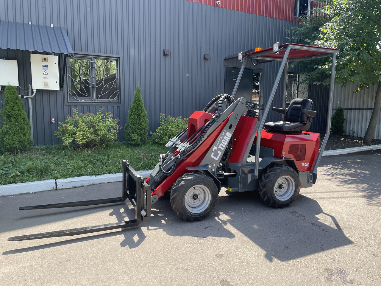 TICAB Multifunctional Mini Loader, Compact Wheel Loader, Manufacturer! - Dieselový vysokozdvižný vozík: obrázek 4 TICAB Multifunctional Mini Loader, Compact Wheel Loader, Manufacturer! - Dieselový vysokozdvižný vozík: obrázek 4