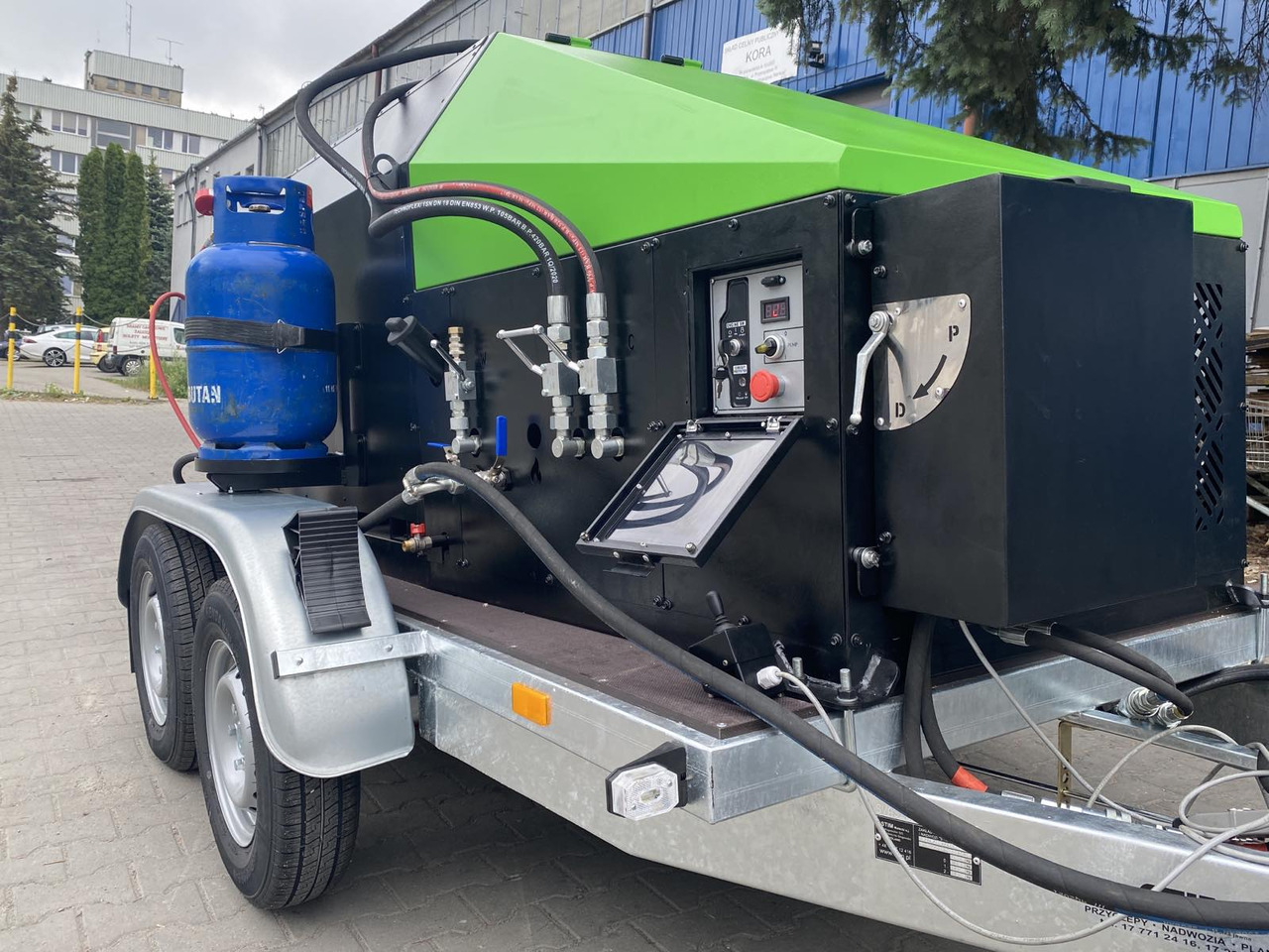 TICAB SelfPropelled Bitumen Emulsion Sprayer,1000L,Manufacturer - Rozstřikovač živic: obrázek 2 TICAB SelfPropelled Bitumen Emulsion Sprayer,1000L,Manufacturer - Rozstřikovač živic: obrázek 2