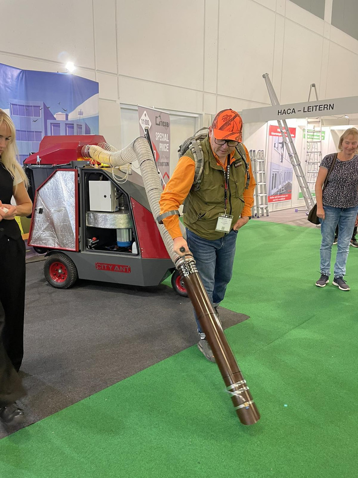 ТІСАВ Street Vacuum Cleaner, Outdoor Vacuum Sweeper, Manufacturer, City Ant - Průmyslový vysavač: obrázek 5 ТІСАВ Street Vacuum Cleaner, Outdoor Vacuum Sweeper, Manufacturer, City Ant - Průmyslový vysavač: obrázek 5