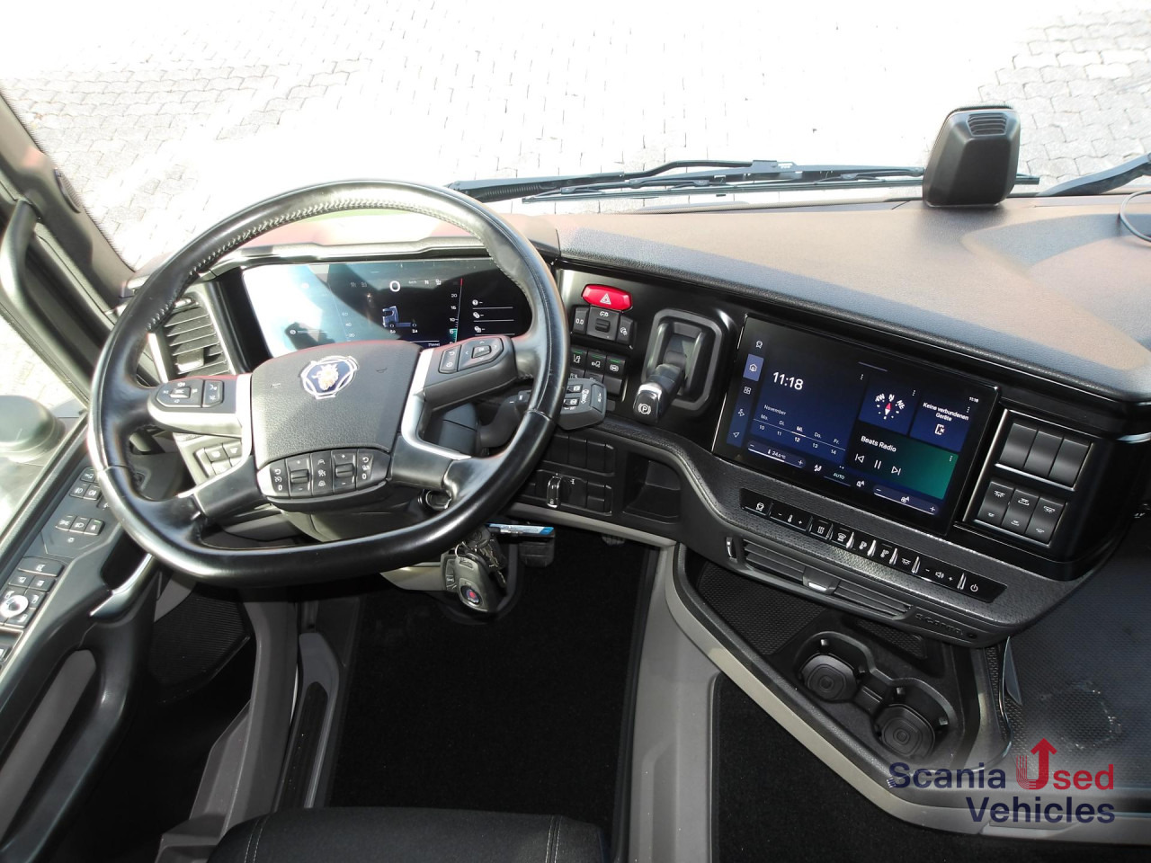 Tahač SCANIA R 460 EB - MEGA - HIGHLINE - 2x TANKs - ACC: obrázek 15 Tahač SCANIA R 460 EB - MEGA - HIGHLINE - 2x TANKs - ACC: obrázek 15