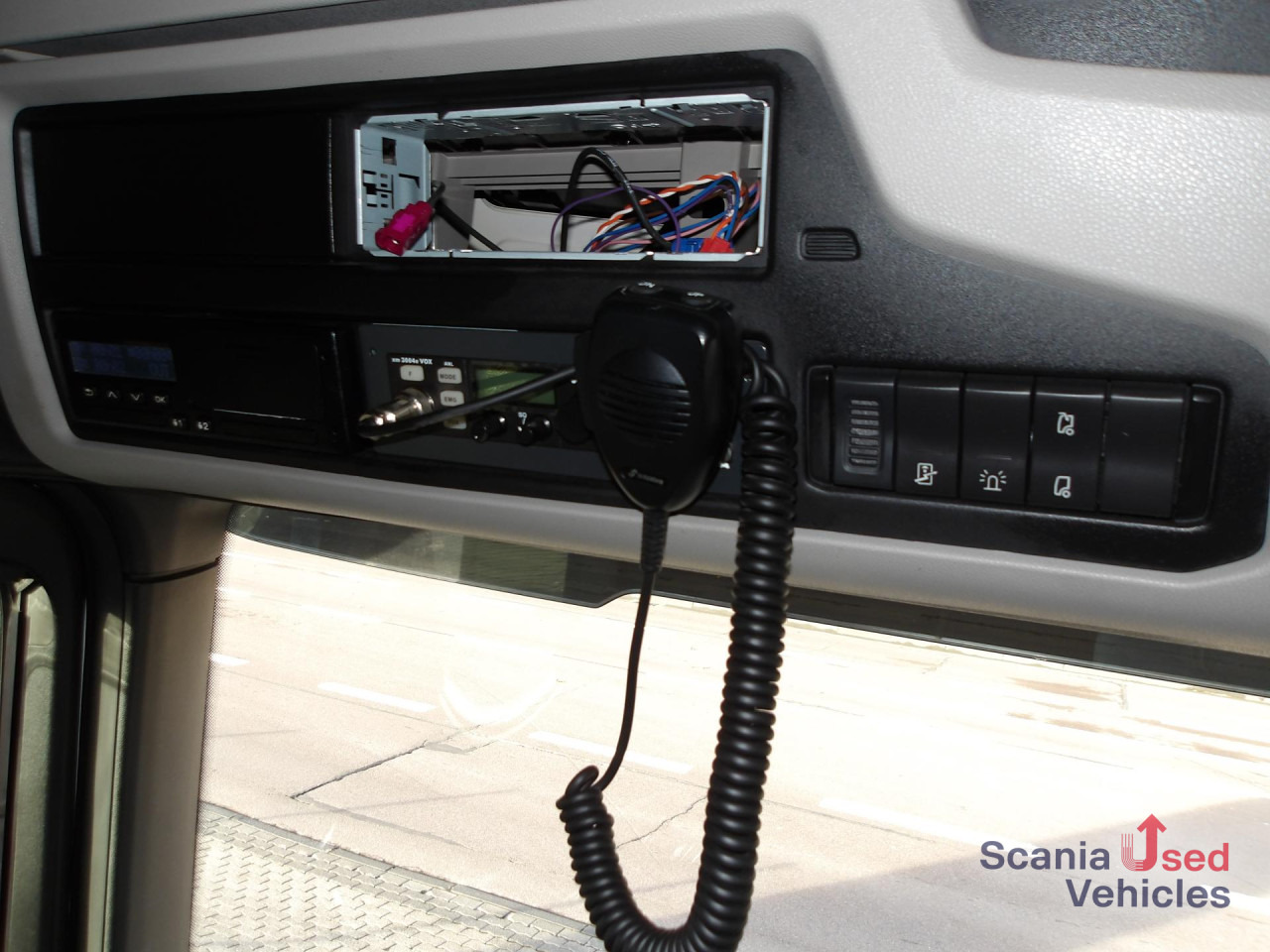 SCANIA R 460 NA - HYDRAULIK - HIGHLINE - 2x TANKs - ACC - - Tahač: obrázek 3 SCANIA R 460 NA - HYDRAULIK - HIGHLINE - 2x TANKs - ACC - - Tahač: obrázek 3