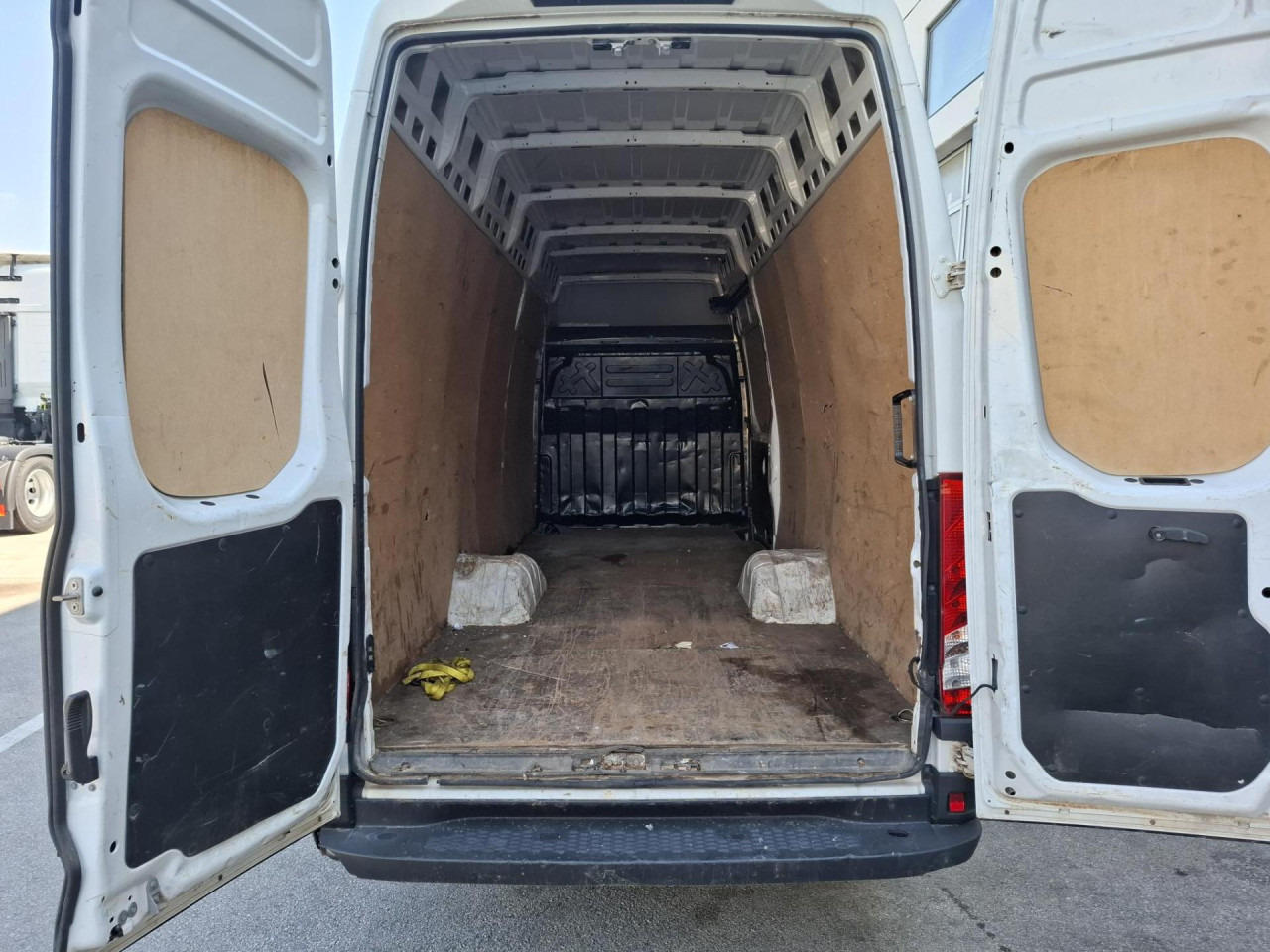IVECO Daily 35C16V - Mikrobus: obrázek 5 IVECO Daily 35C16V - Mikrobus: obrázek 5
