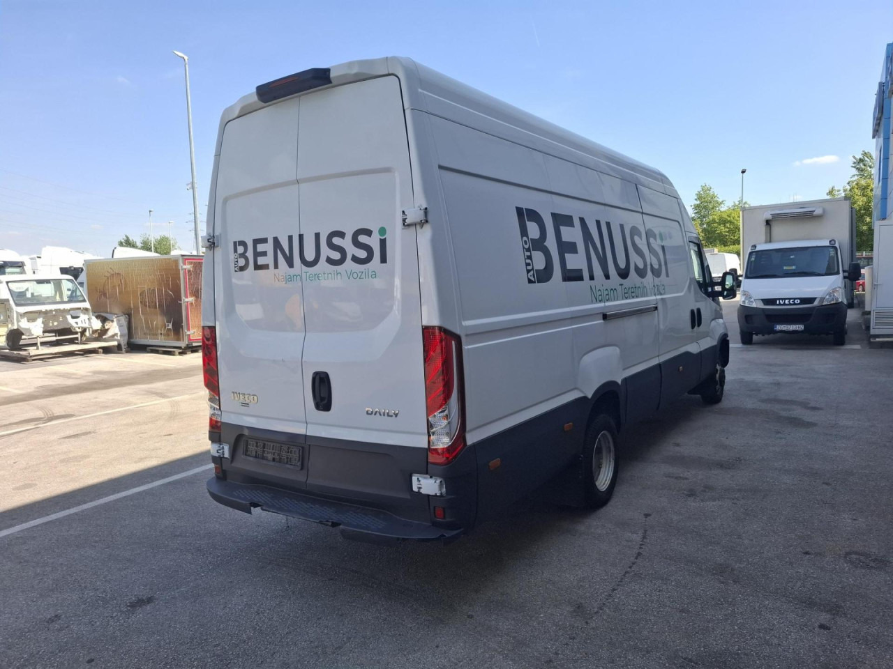 IVECO Daily 35C18H V - Mikrobus: obrázek 3 IVECO Daily 35C18H V - Mikrobus: obrázek 3