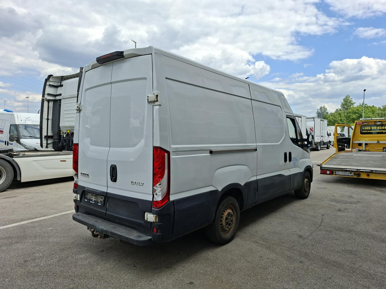 IVECO Daily 35S13V - Mikrobus: obrázek 4 IVECO Daily 35S13V - Mikrobus: obrázek 4