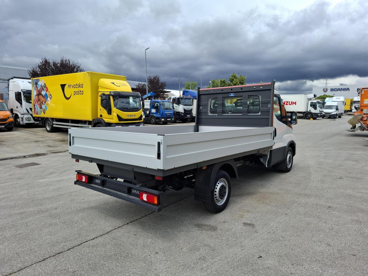 IVECO Daily 35S16 - Furgon: obrázek 4 IVECO Daily 35S16 - Furgon: obrázek 4